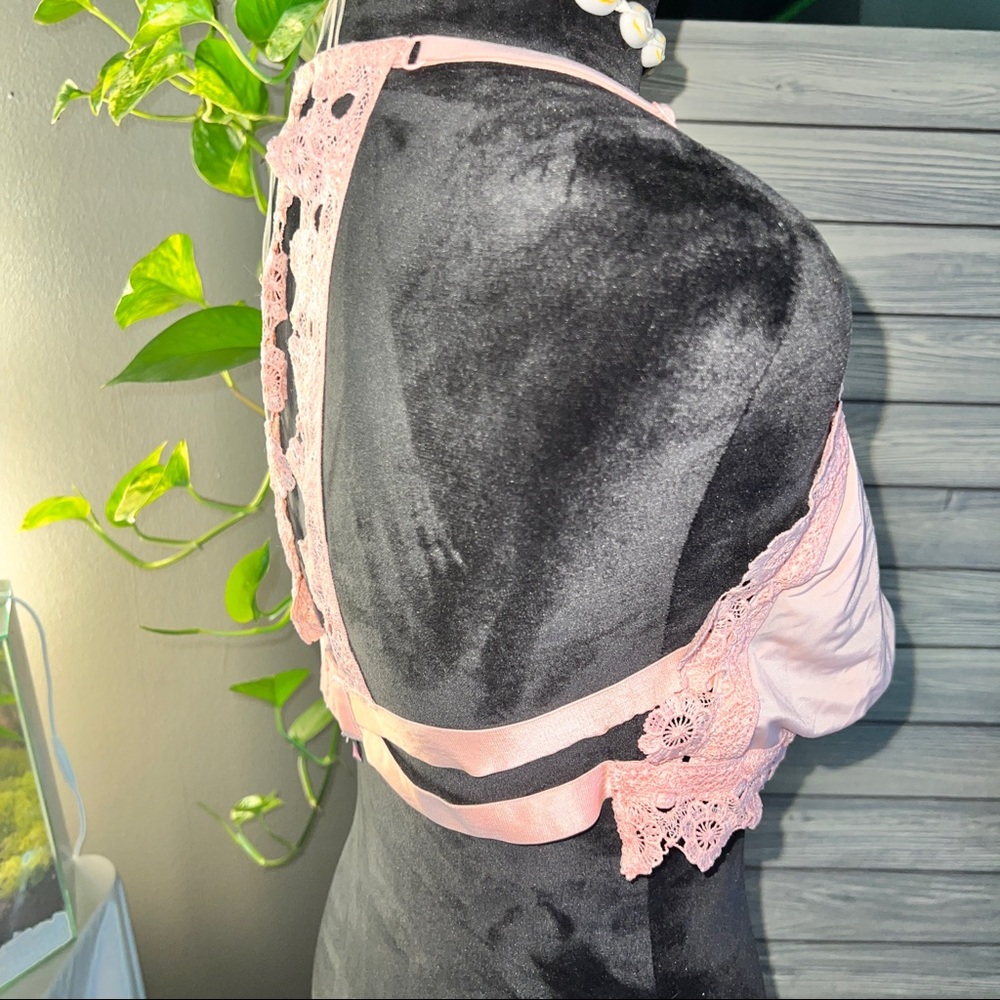 No Boundaries - Soft Pink Lace Brallette - Silky Feel! - Picture 5 of 6